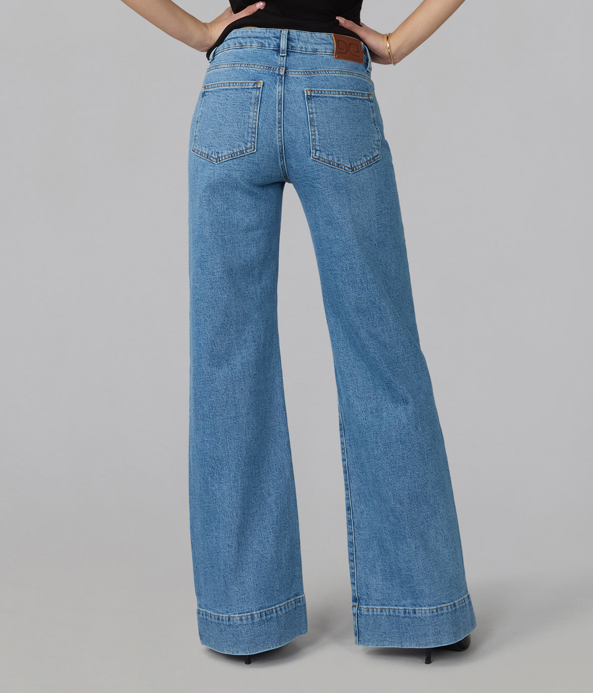KNOX-SI Mid Rise Comfort Flare Jeans