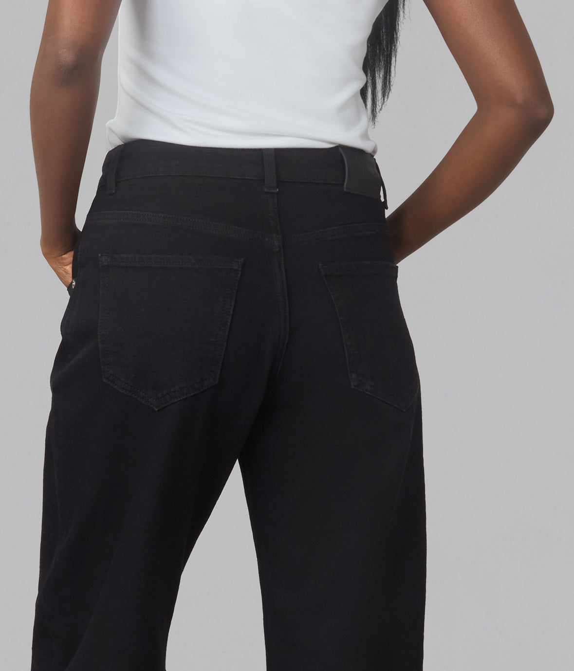 LENNOX-BLK High Rise Barrel Jeans