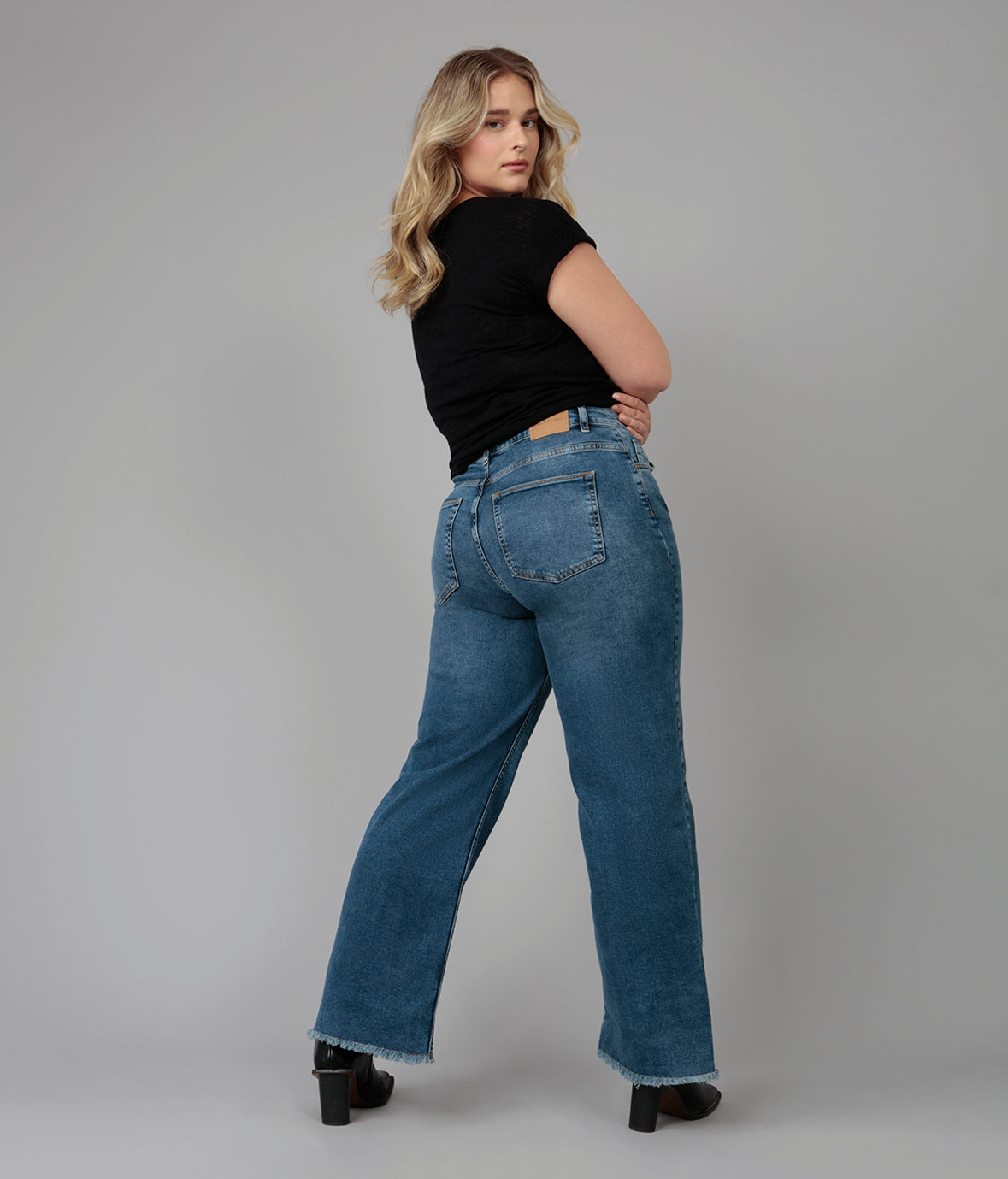 MILAN-DIS Ultra High Rise Wide Leg Jeans