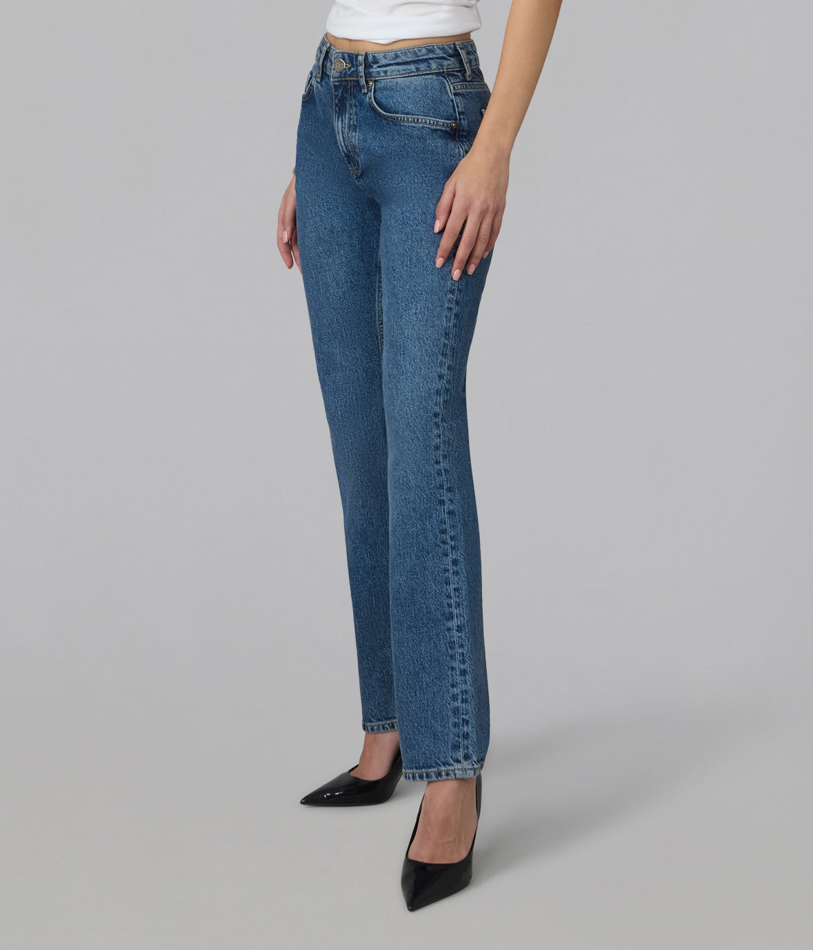 DENVER-HI High Rise Straight Jeans