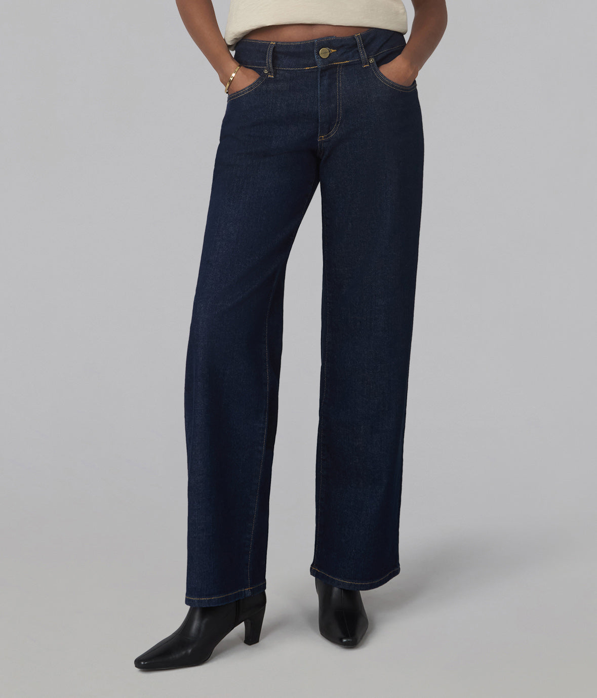 MIRO-DRW Mid Rise Comfort Straight Jeans