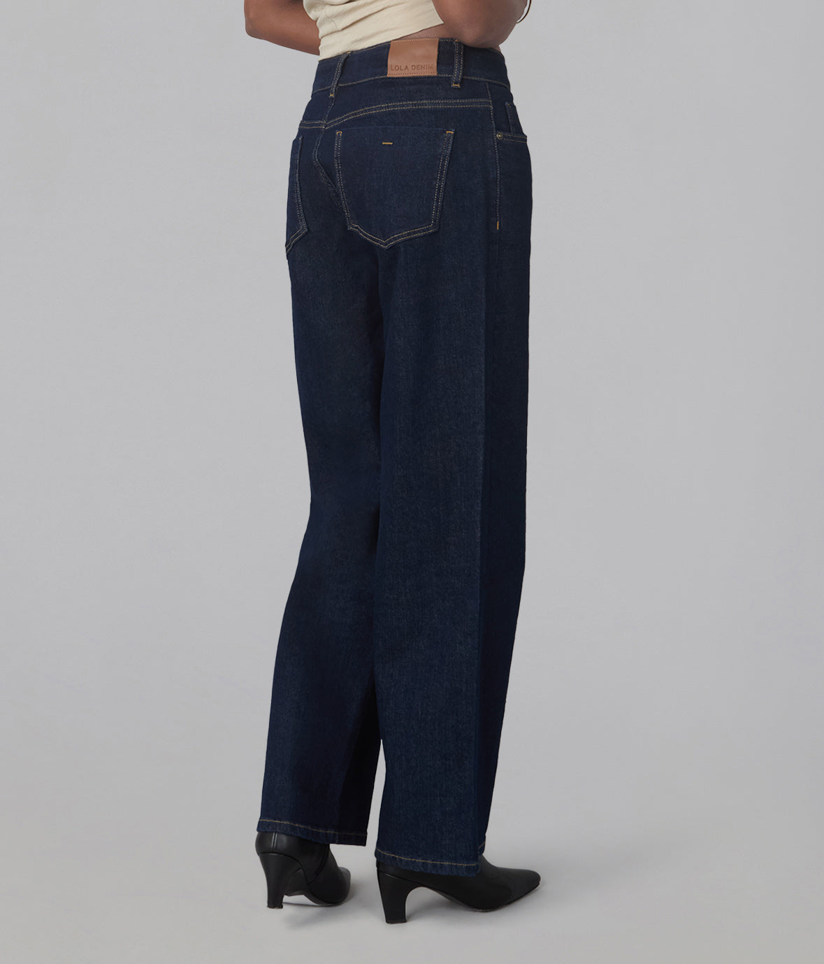 MIRO-DRW Mid Rise Comfort Straight Jeans