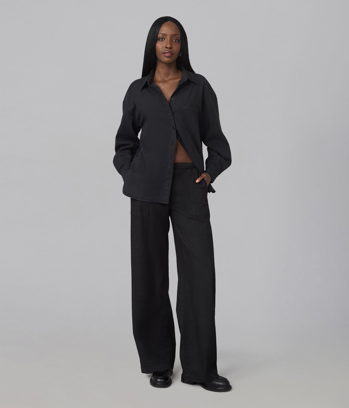 REMY-BLK Mid Rise Wide Leg Trouser