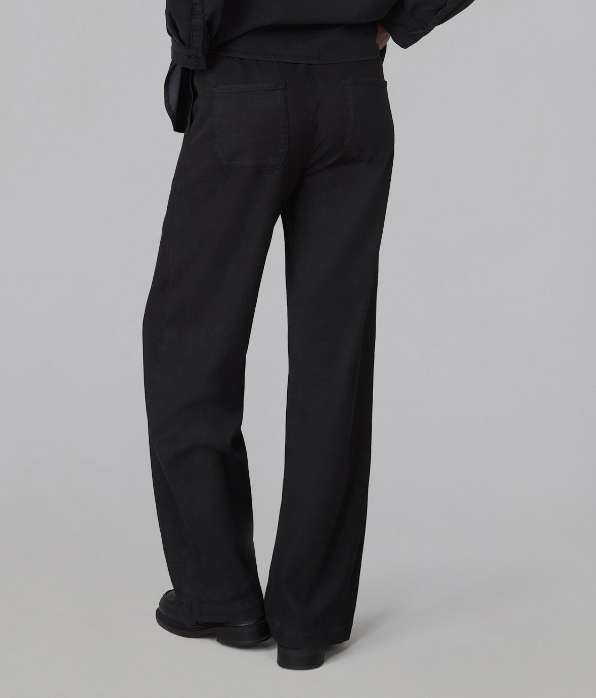 REMY-BLK Mid Rise Wide Leg Trouser